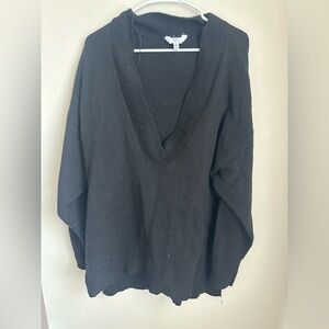 Set of 2x black sweaters. Open back and v-neck